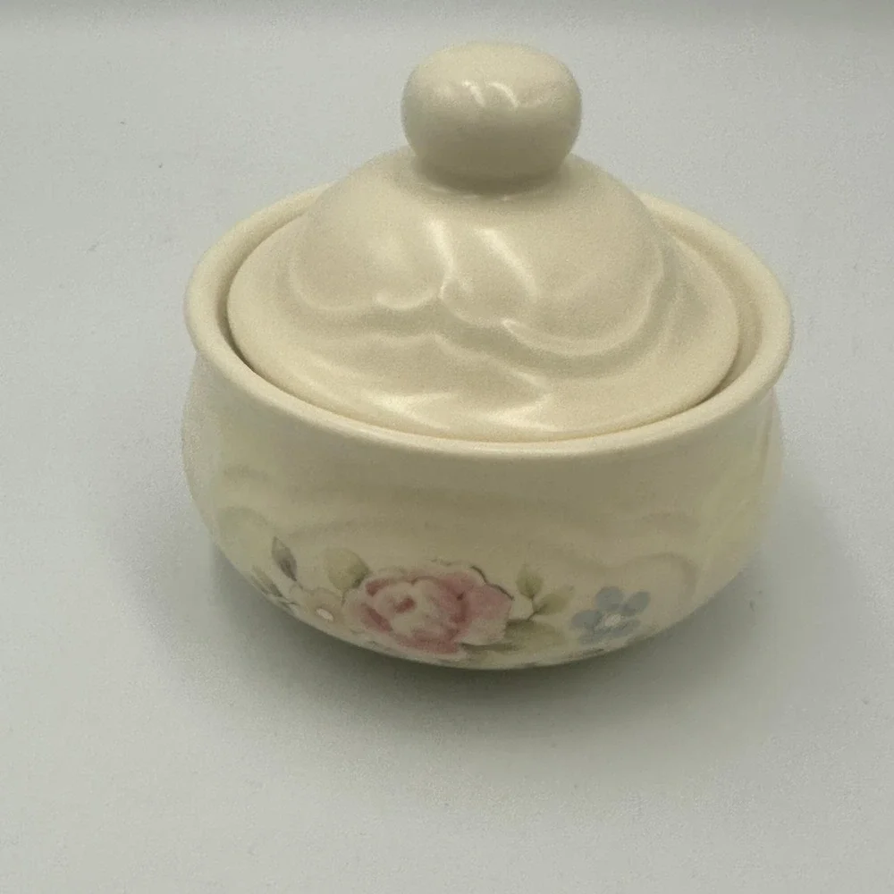 Pfaltzgraff Sugar Bowl with Lid Tea Rose Cream Pink Floral Stoneware USA Vintage